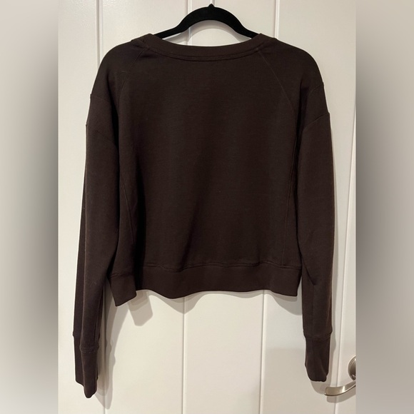 Apana Women’s Crewneck Cropped Sweatshirt Size Medium Brown - Picture 2 of 4